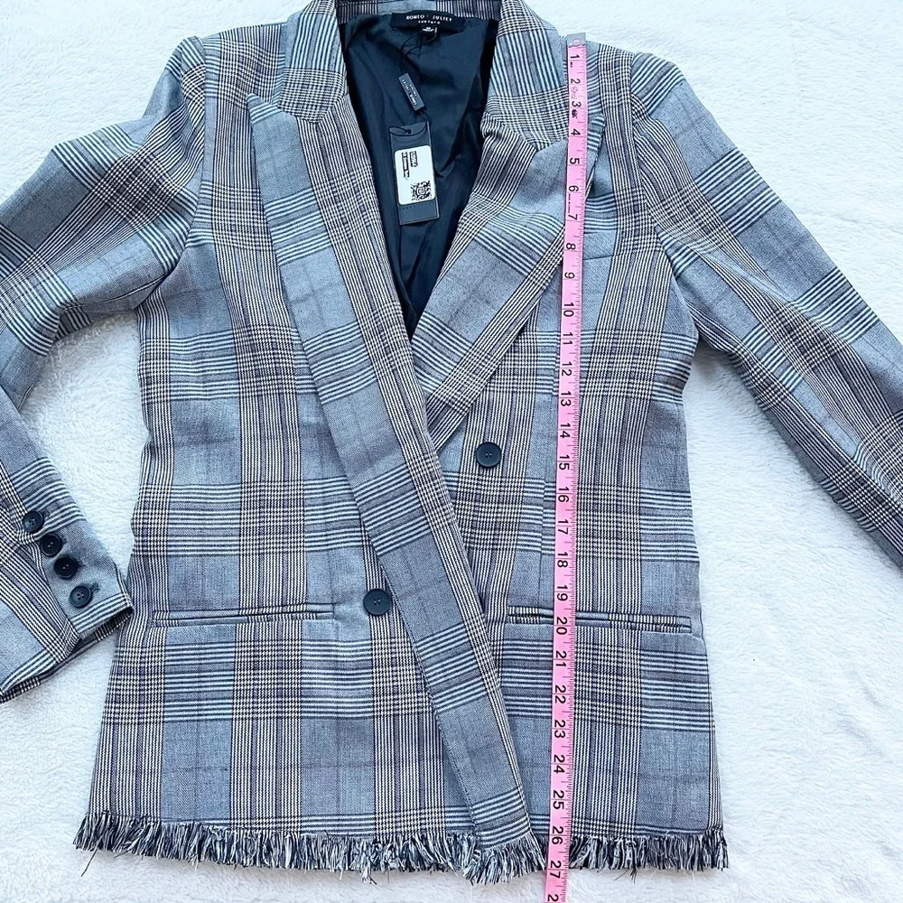 Romeo & Juliet Couture | Black/White/Red Plaid Open Front Fringed Blazer *NWT* - Picture 15 of 15